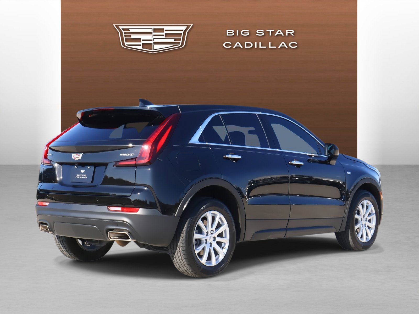 Used 2023 Cadillac XT4 Luxury w/ Cold Weather Package image 5