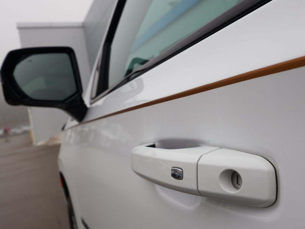 Certified 2022 Chevrolet Tahoe Z71 w/ Luxury Package image 11