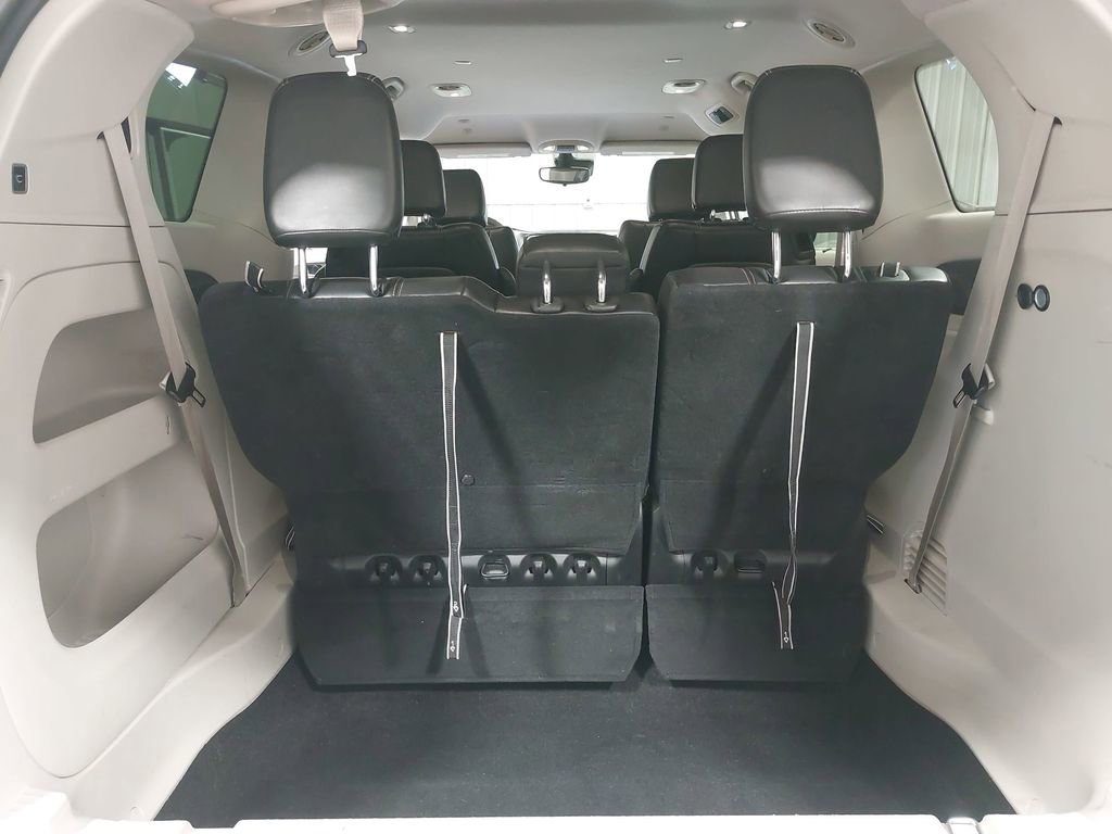 Used 2024 Chrysler Pacifica Touring-L image 12