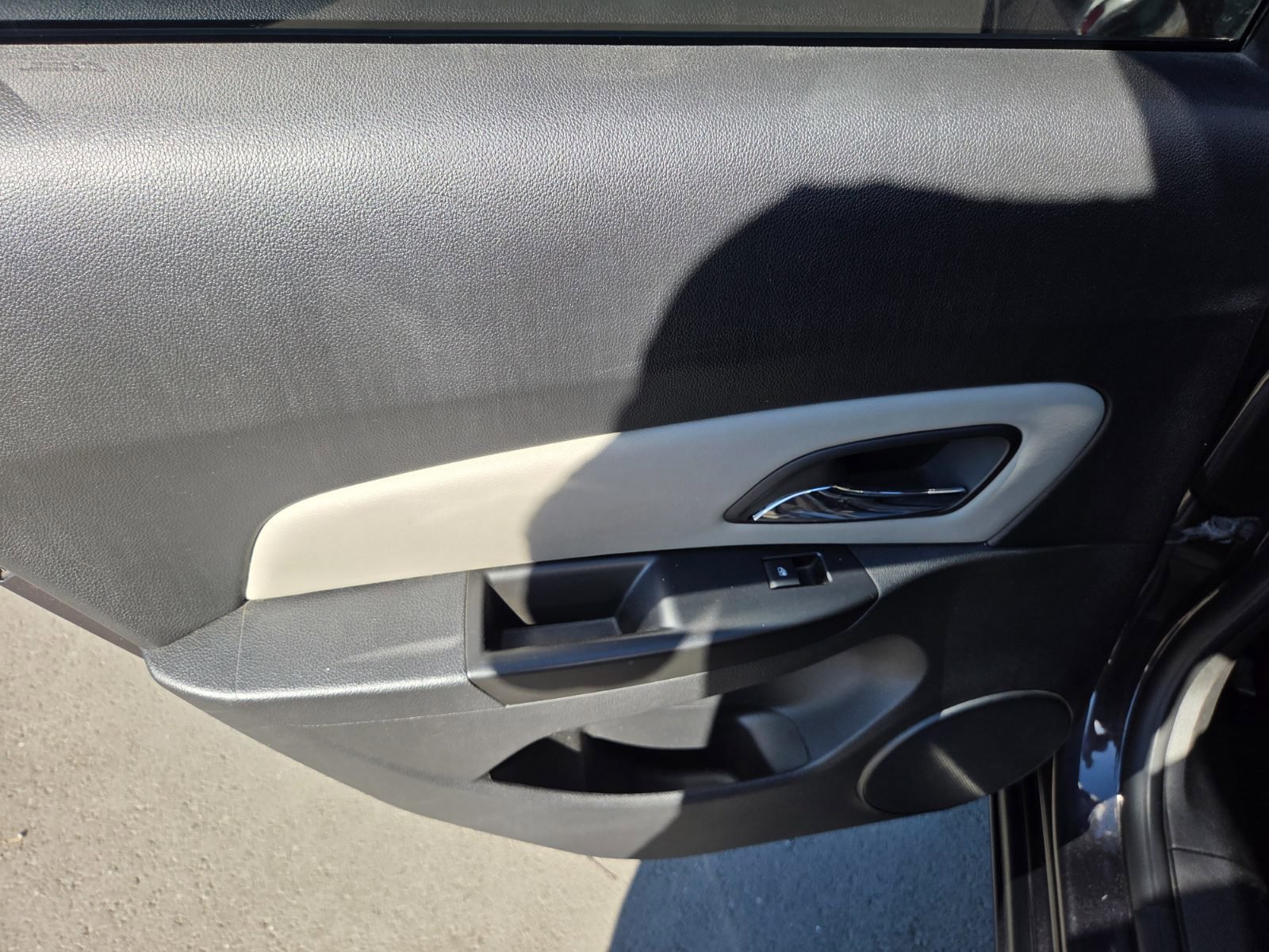 Used 2014 Chevrolet Cruze LS FWD image 10