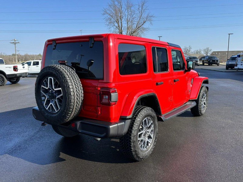 Used 2025 Jeep Wrangler Unlimited Sahara image 3