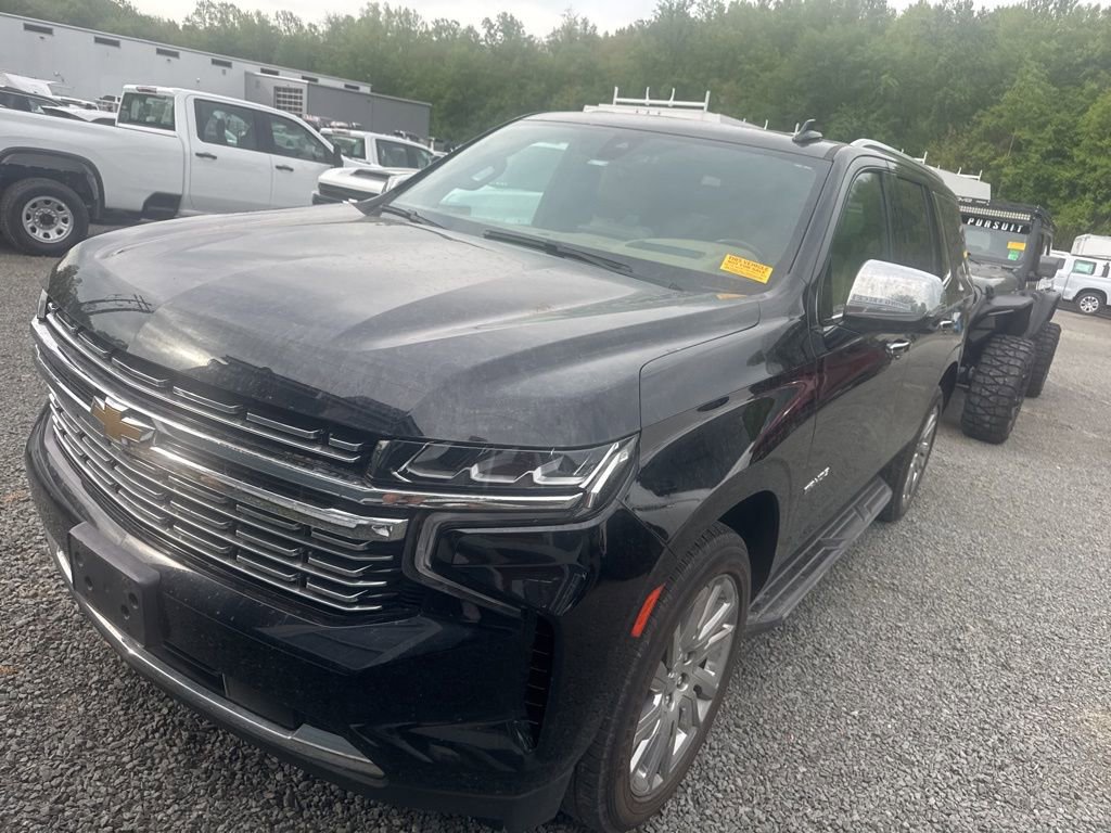 Used 2021 Chevrolet Tahoe Premier w/ Premium Package AWD/4WD image 3