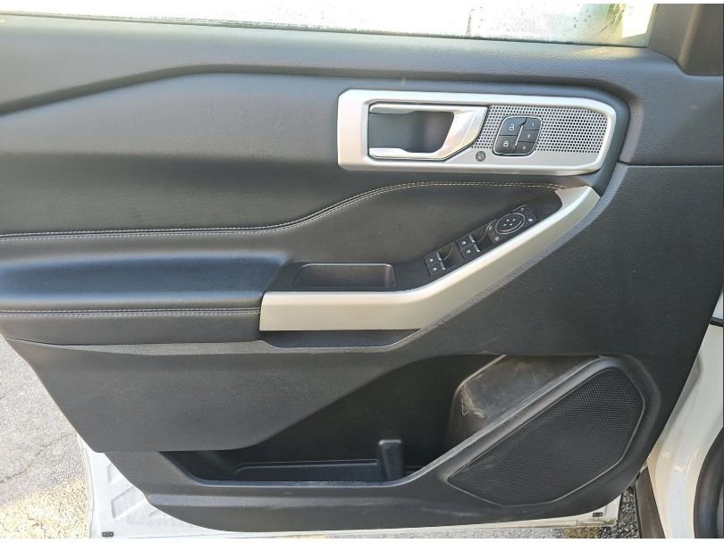Used 2022 Ford Explorer Limited w/ Equipment Group 301A image 27