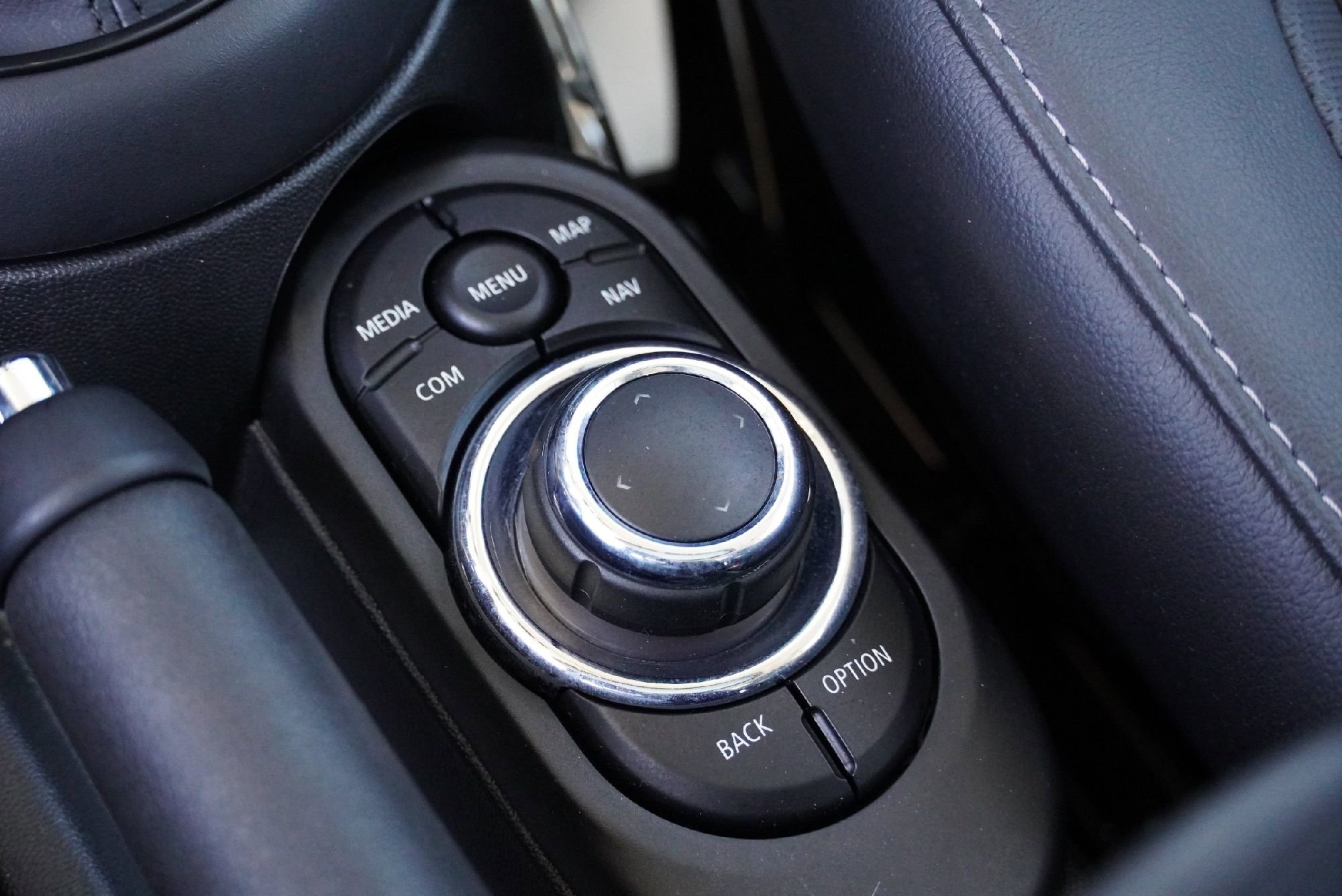 Used 2023 MINI Cooper 2-Door Hardtop image 17