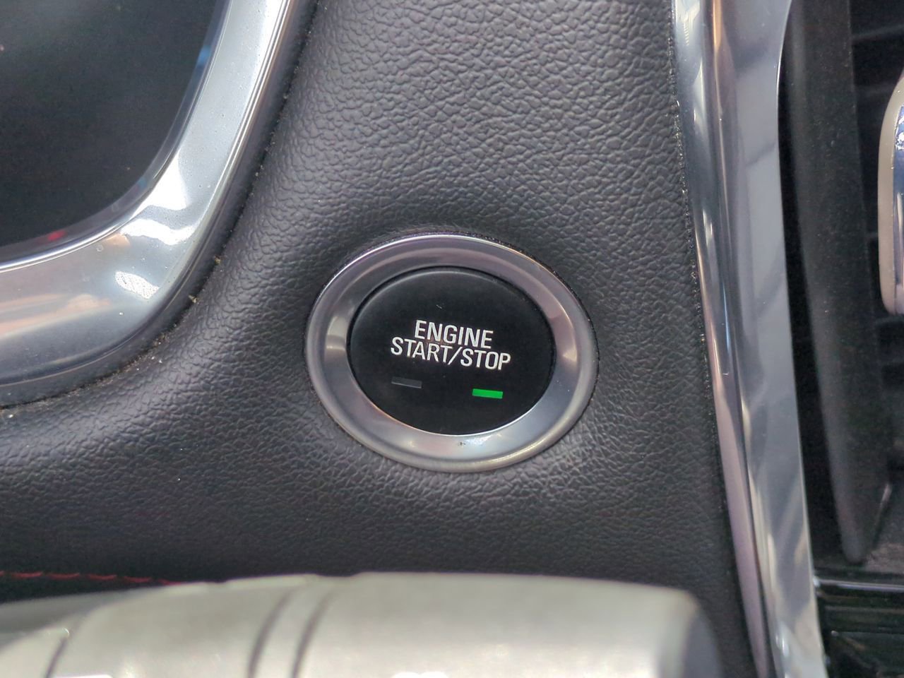 Used 2023 Chevrolet Traverse RS w/ LPO, Cargo Package image 17