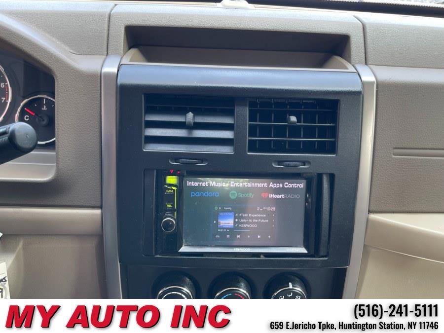 Used 2012 Jeep Liberty Sport image 16