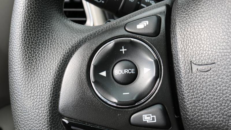 Used 2018 Honda HR-V EX image 11