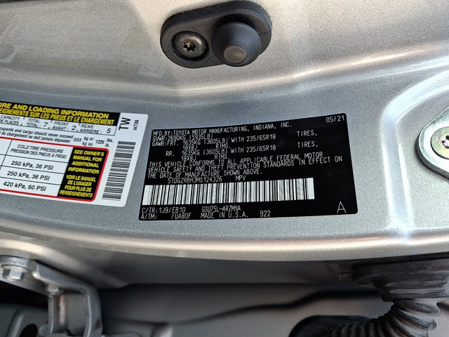 Used 2021 Toyota Highlander XLE AWD/4WD image 29