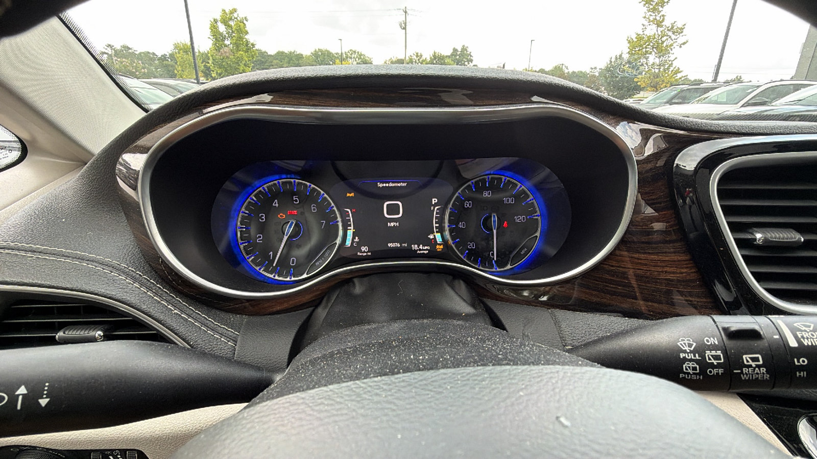 Used 2022 Chrysler Pacifica Limited FWD image 31