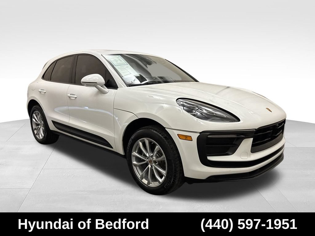 Used 2023 Porsche Macan Turbo AWD/4WD image 3