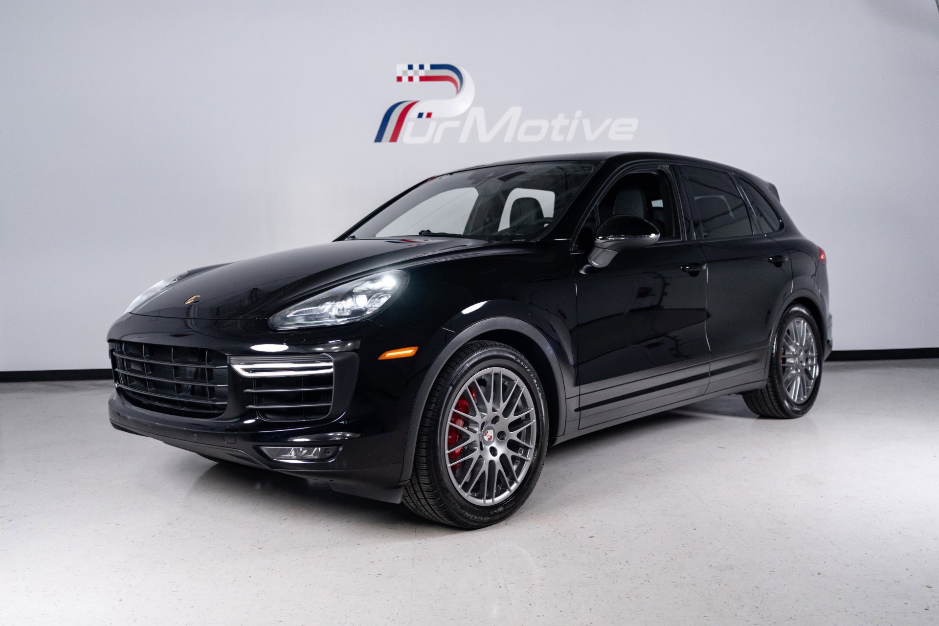 Used 2016 Porsche Cayenne Turbo AWD/4WD image 1
