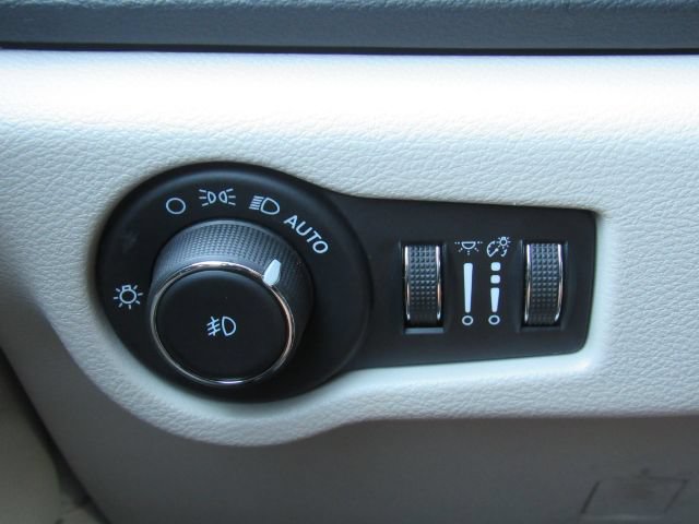Used 2024 Chrysler Pacifica Touring-L FWD image 41