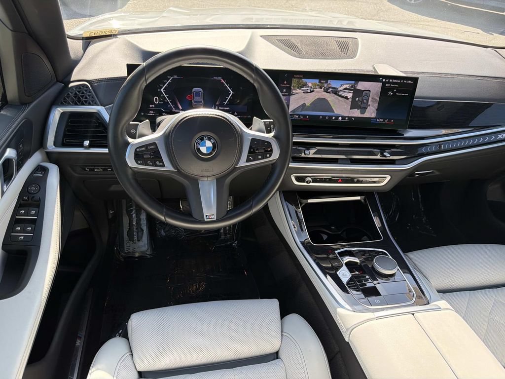 Used 2024 BMW X5 sDrive40i w/ M Sport Package RWD image 9
