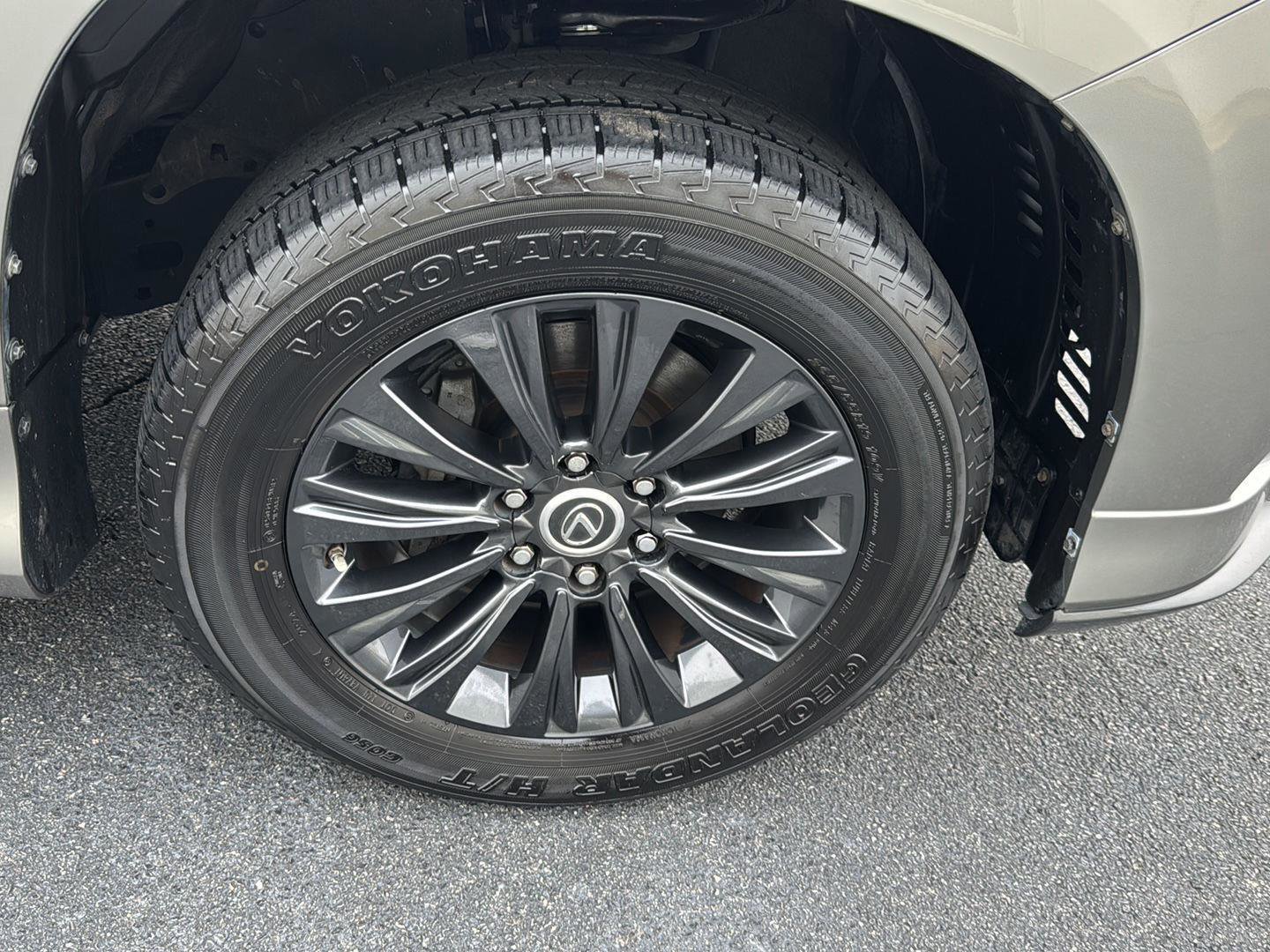 Used 2022 Lexus GX 460 Luxury w/ Sport Design Package image 37