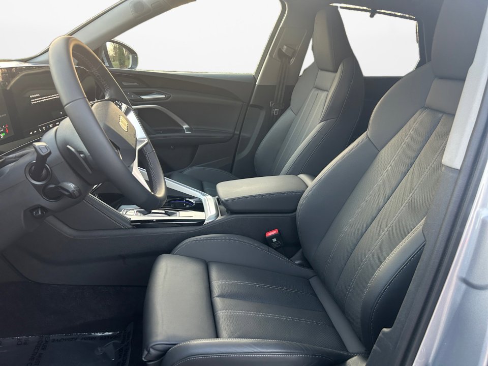 Used 2025 Audi Q5 Premium Plus w/ Premium Plus image 9