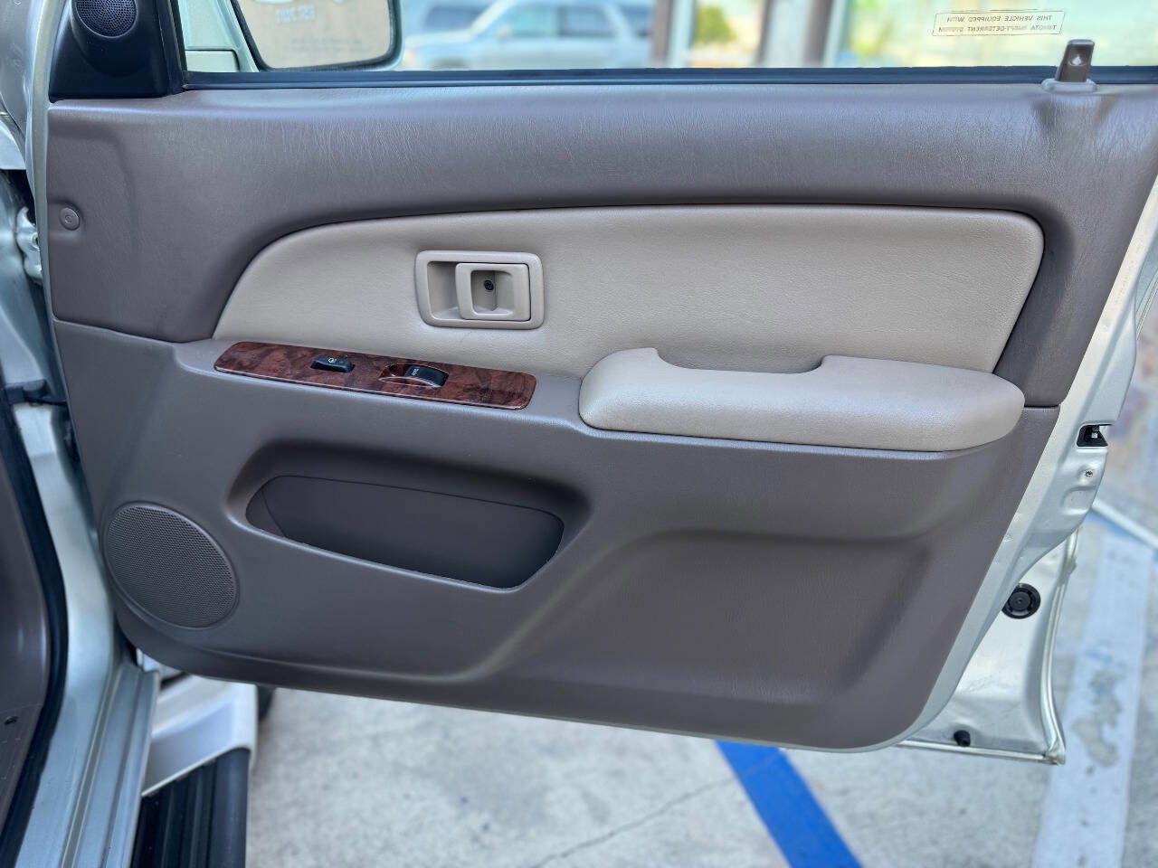 Used 2000 Toyota 4Runner Limited image 21