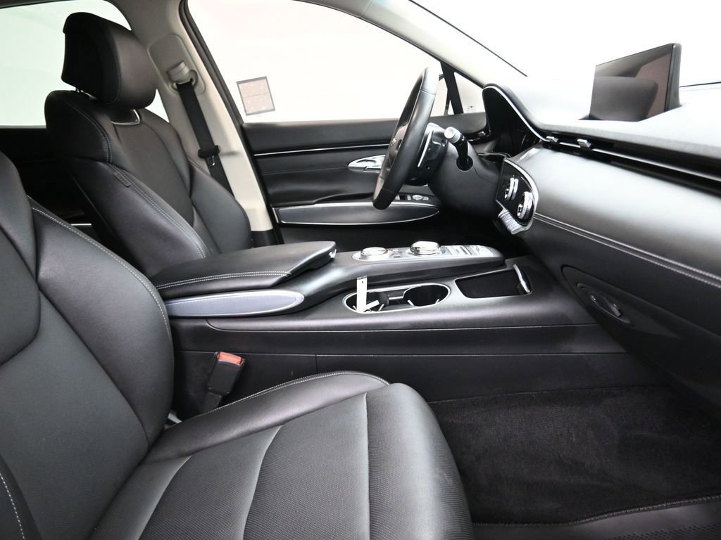 Used 2023 Genesis GV70 2.5T w/ Select Package AWD/4WD image 10