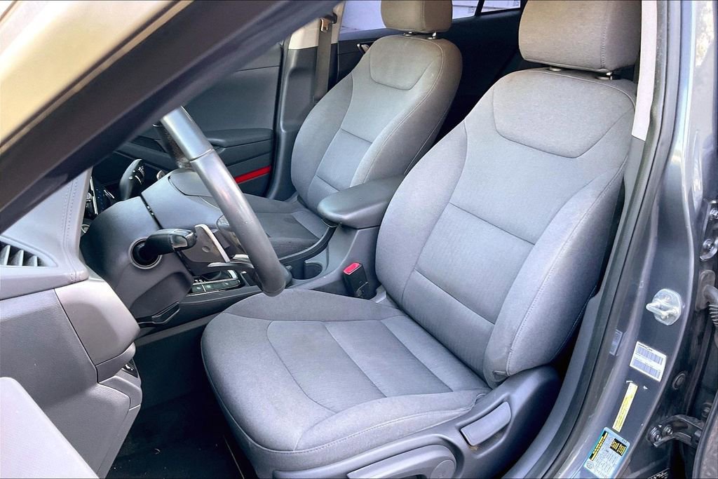 Used 2020 Hyundai Ioniq SE FWD image 3