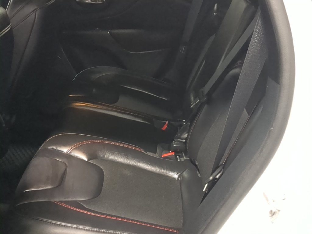 Used 2020 Jeep Cherokee Trailhawk w/ Cold Weather Group AWD/4WD image 23