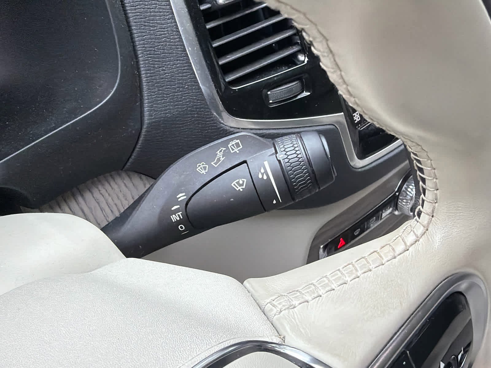 Certified 2023 Volvo XC90 B6 Plus w/ Protection Package Premier image 27