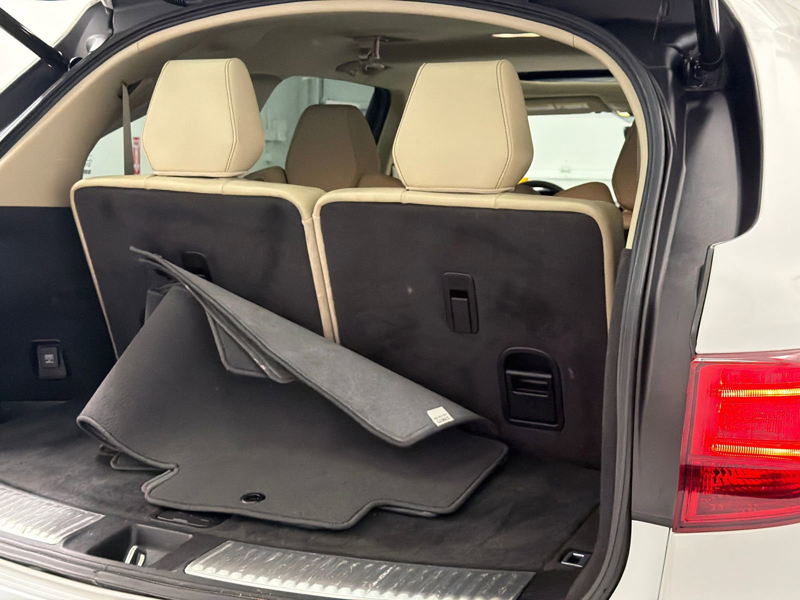 Used 2020 Acura MDX SH-AWD w/ Technology Package image 8