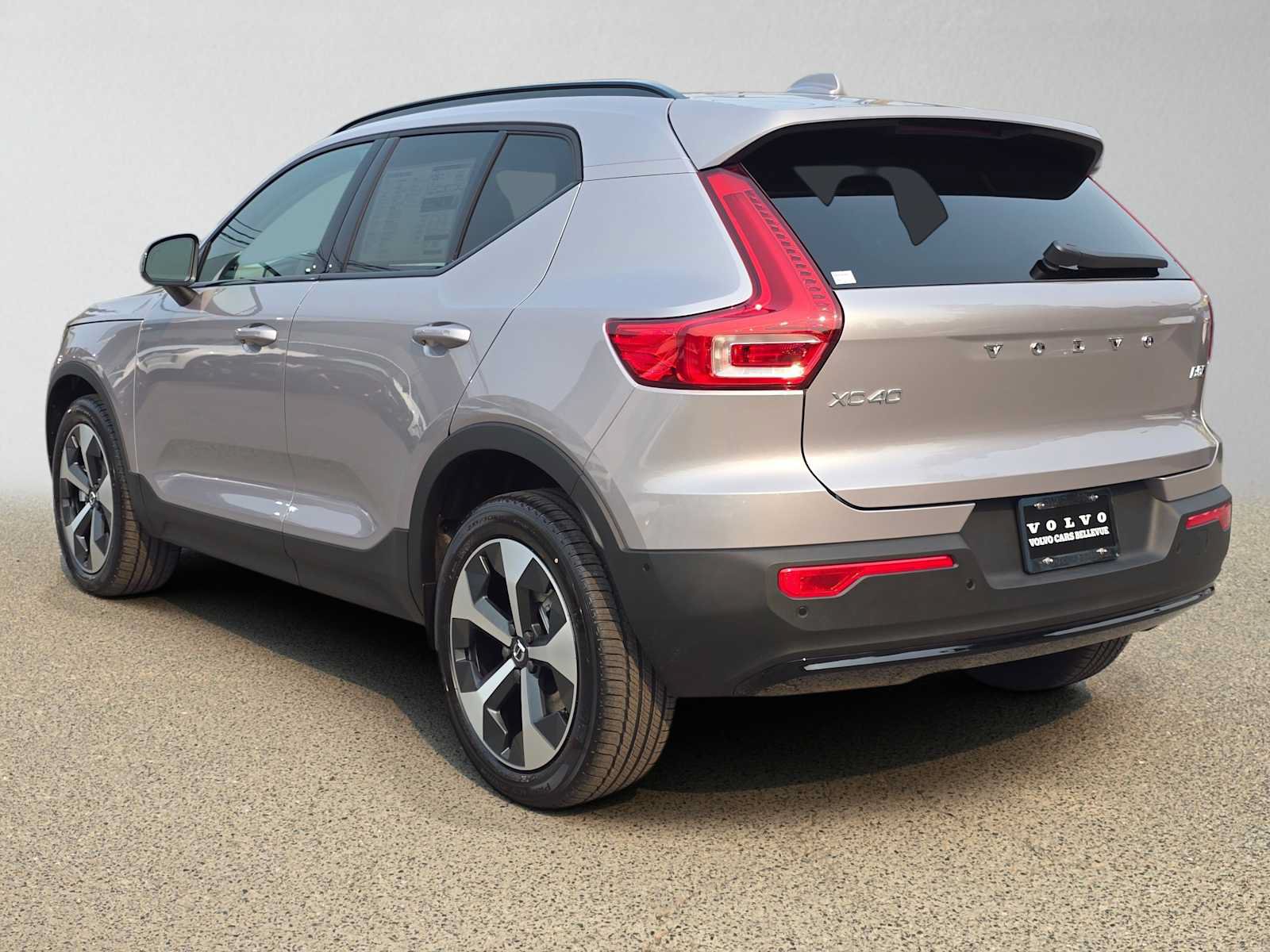 New 2026 Volvo XC40 B5 Plus w/ Protection Package Premier AWD/4WD image 5