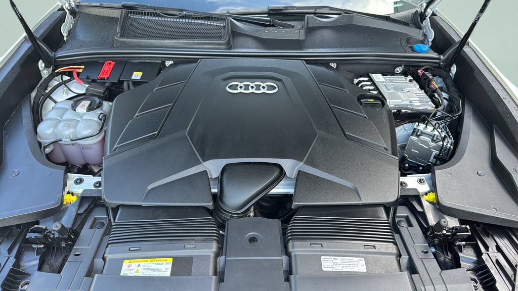 Used 2022 Audi Q8 Premium Plus AWD/4WD image 26