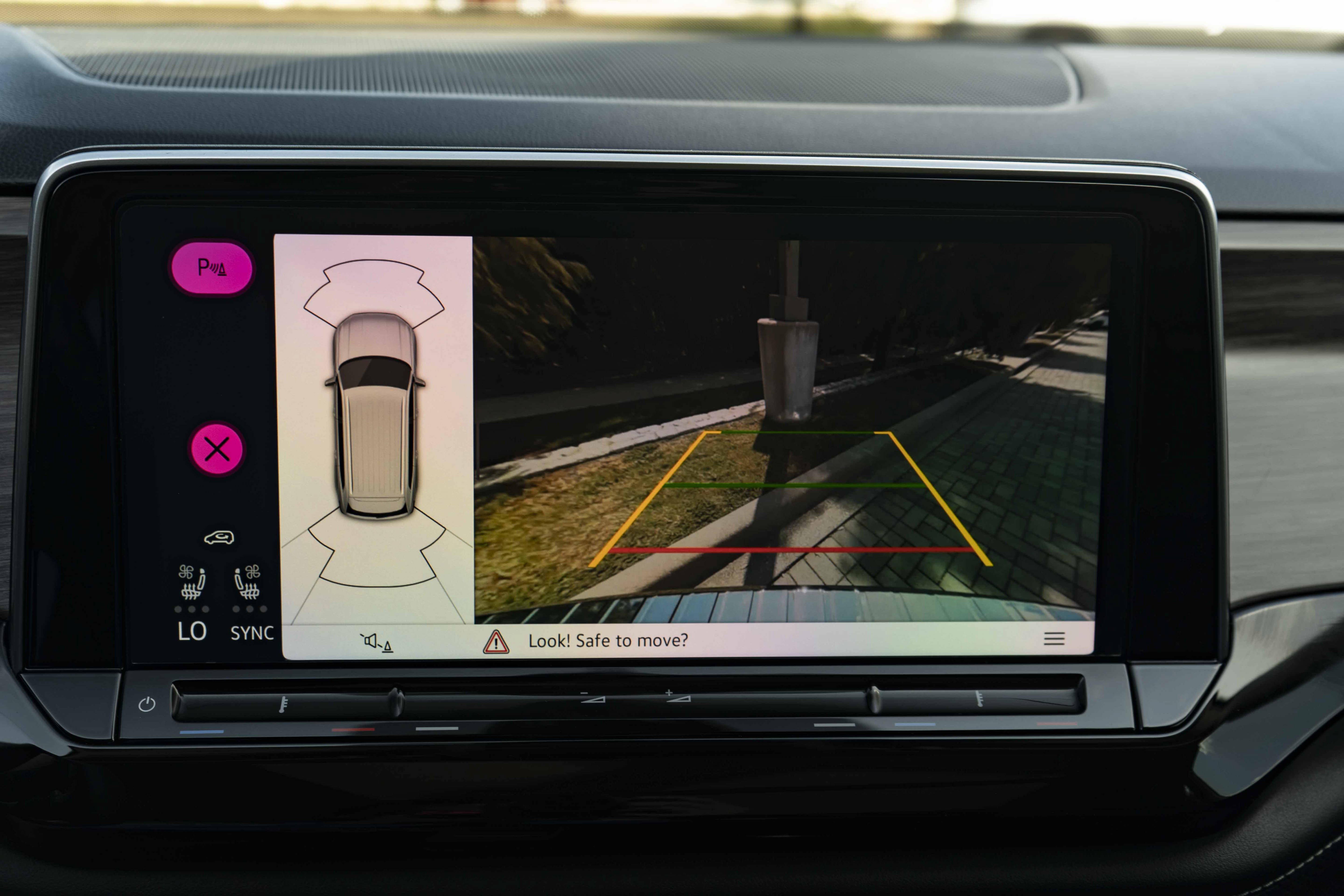 Certified 2024 Volkswagen Atlas SEL AWD/4WD image 30