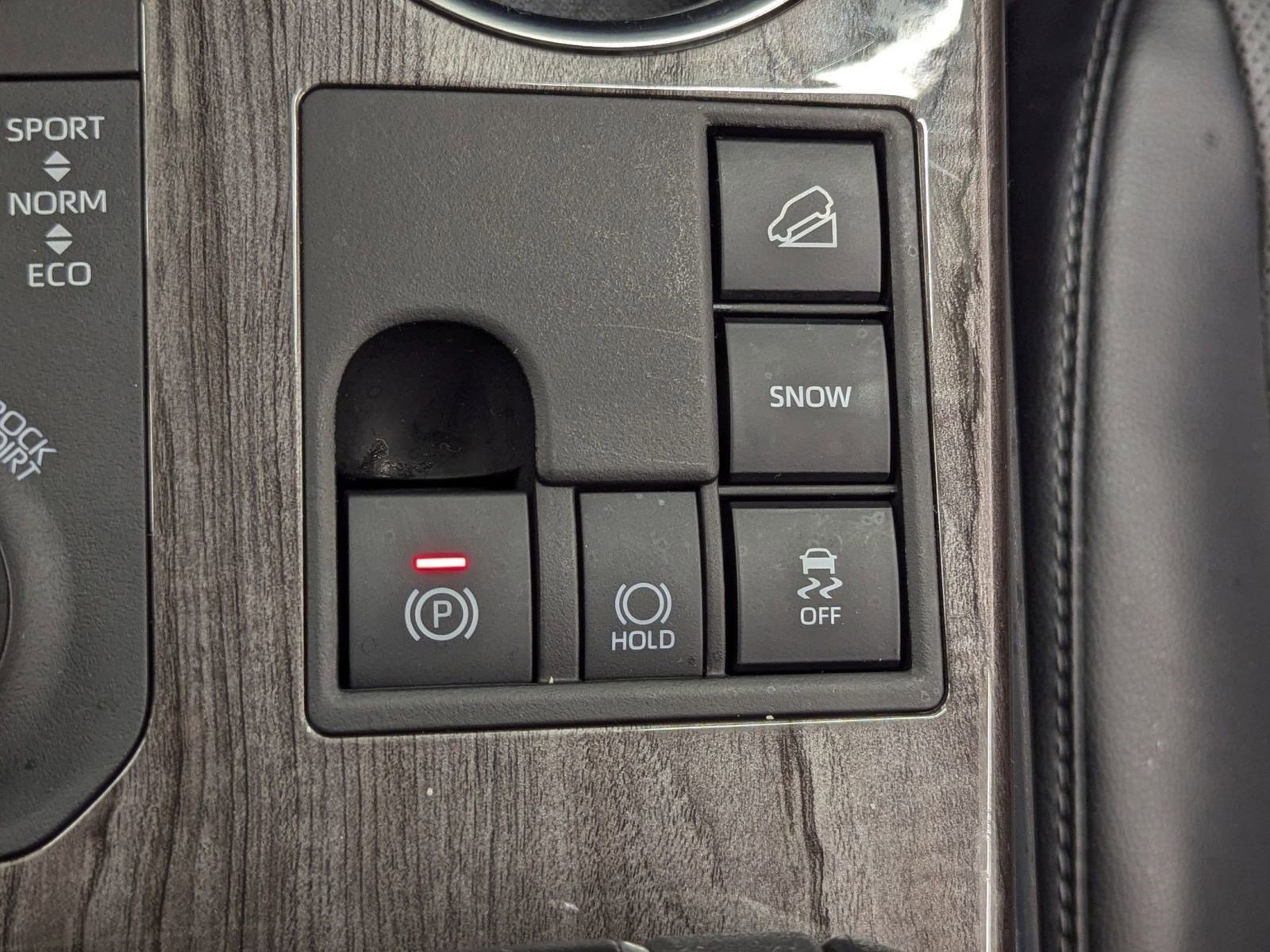 Used 2023 Toyota Highlander Limited image 32