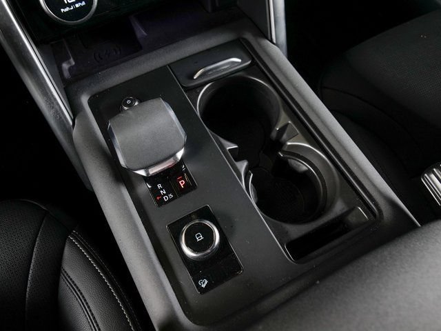 Certified 2025 Land Rover Discovery Dynamic SE AWD/4WD image 13