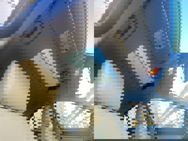 Used 2010 Jaguar XF Luxury image 43