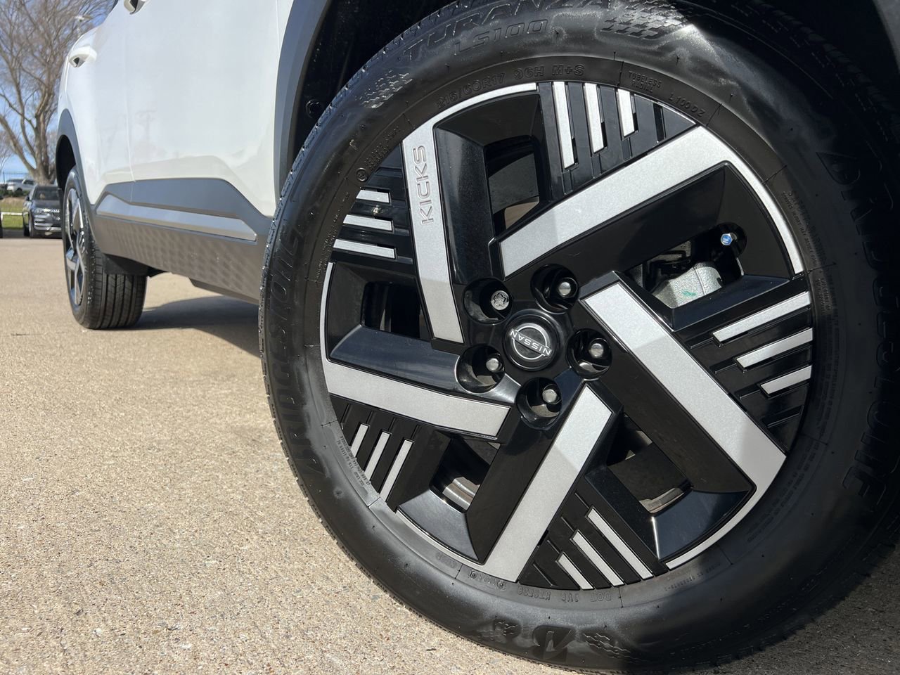 Used 2026 Nissan Kicks SV image 7