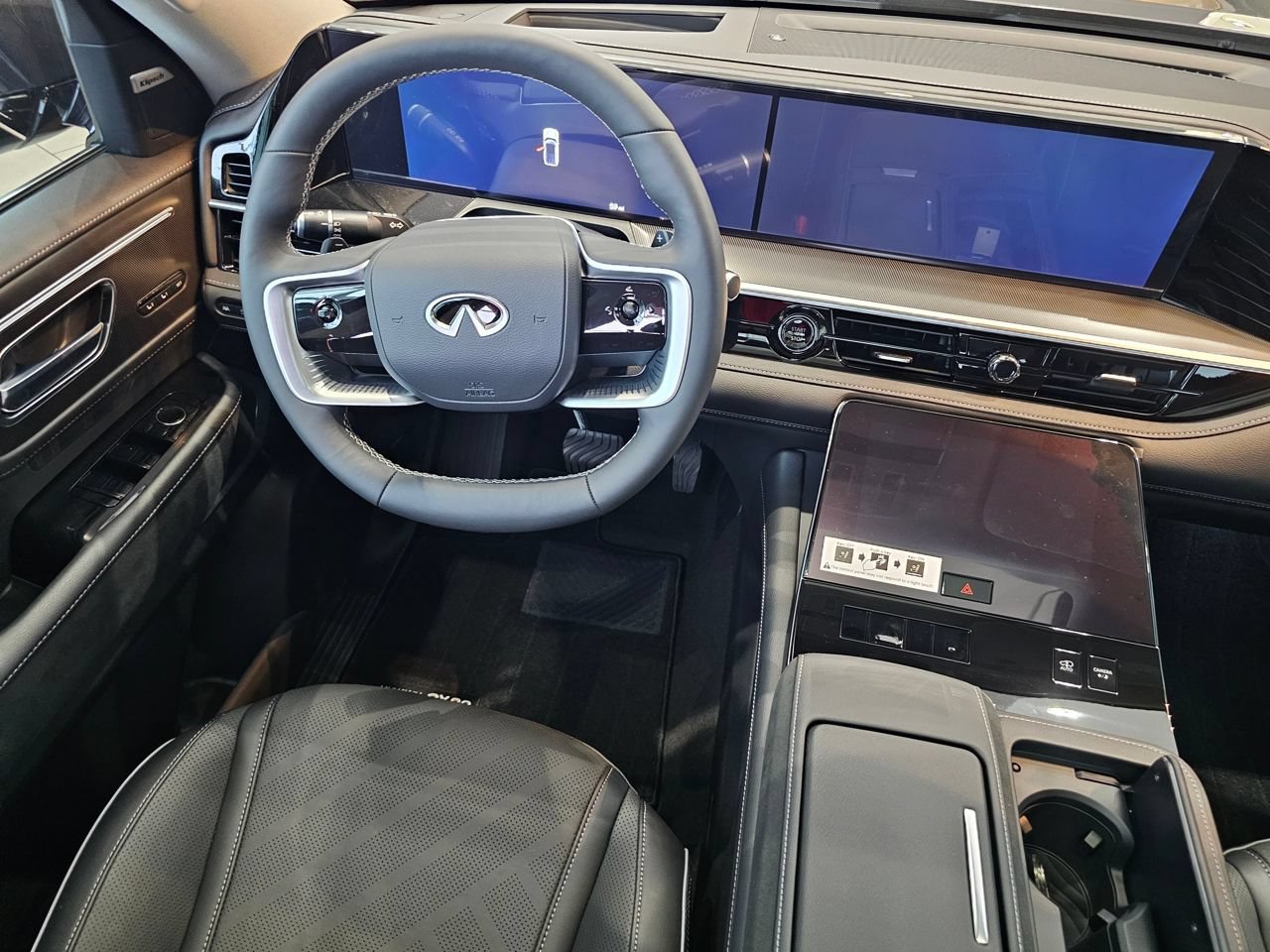 Certified 2026 INFINITI QX80 Luxe w/ Cargo Package AWD/4WD image 23