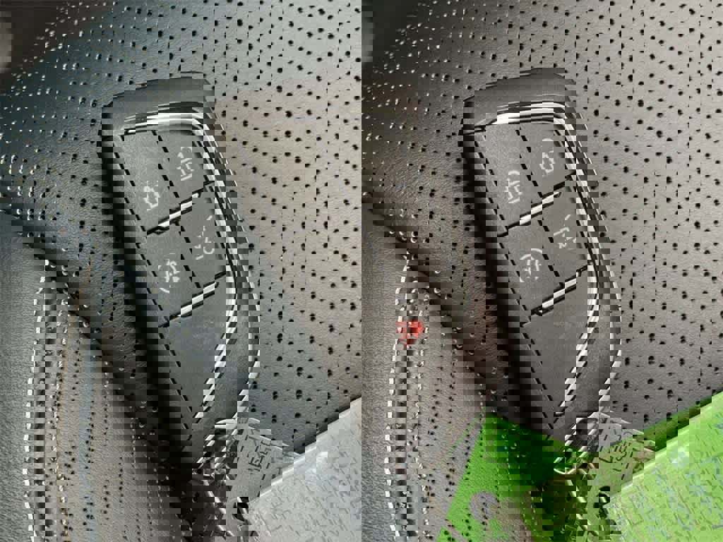 Certified 2024 Cadillac Lyriq Luxury w/ Nappa Leather Package image 28