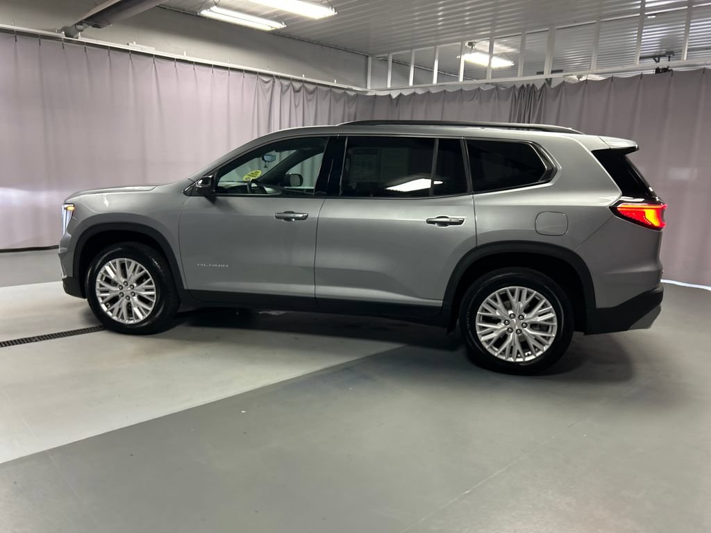 Used 2026 GMC Acadia Elevation w/ Elevation Premium Package FWD image 4