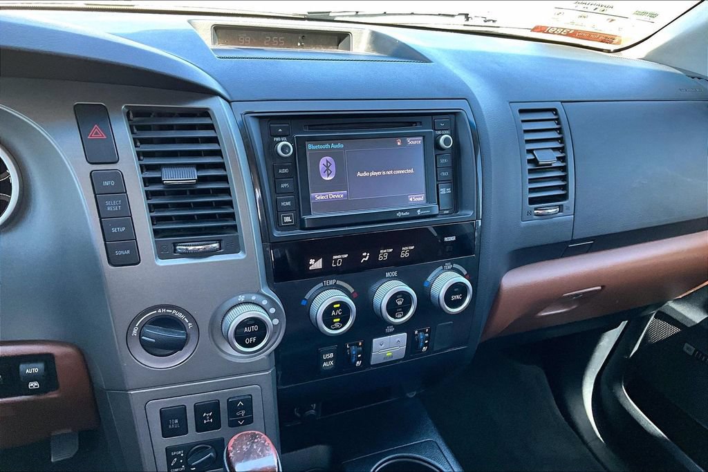 Used 2015 Toyota Sequoia Platinum AWD/4WD image 6
