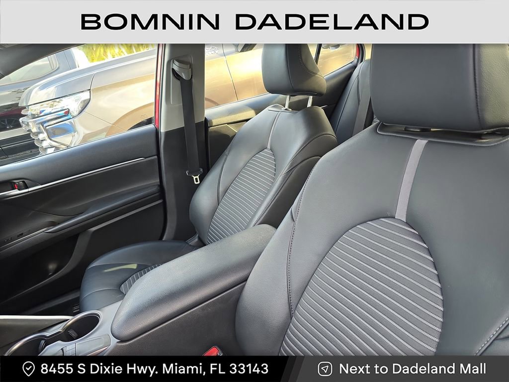 Used 2023 Toyota Camry SE image 18