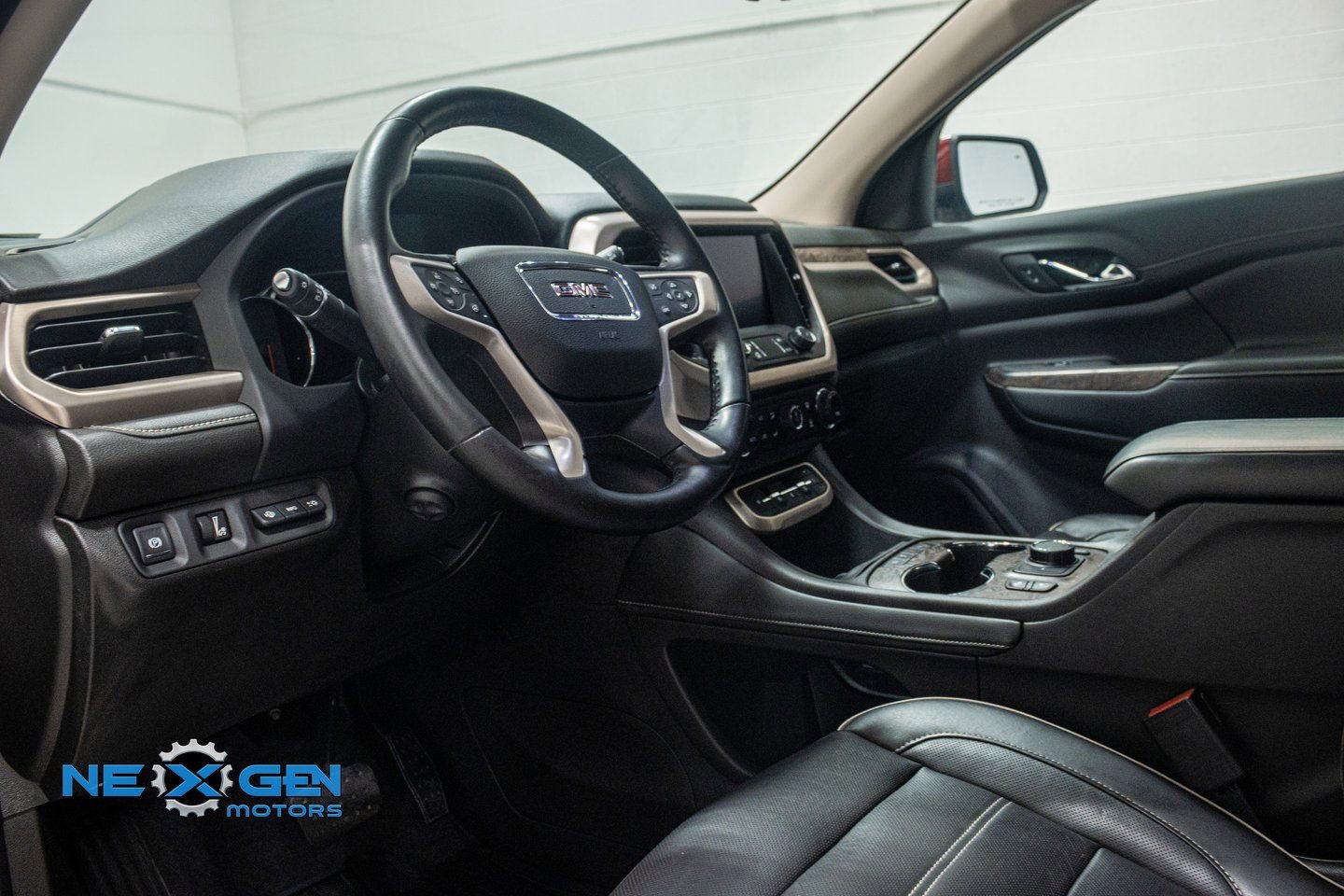 Used 2020 GMC Acadia Denali w/ Denali Ultimate Package image 12