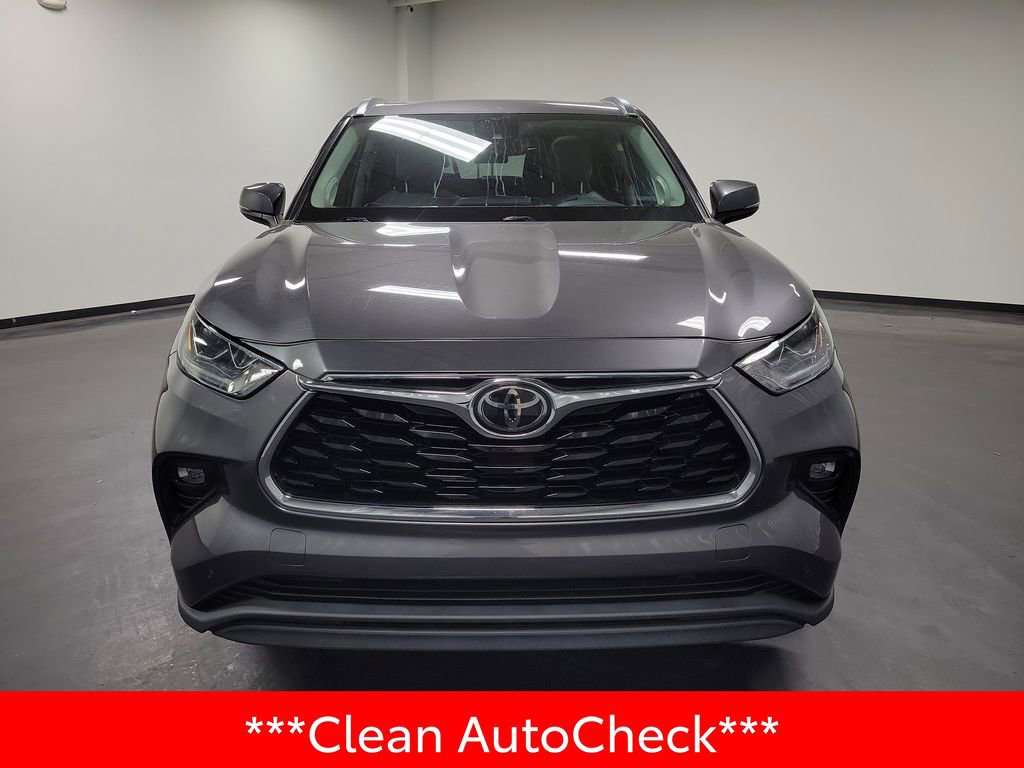 Used 2021 Toyota Highlander Limited image 3