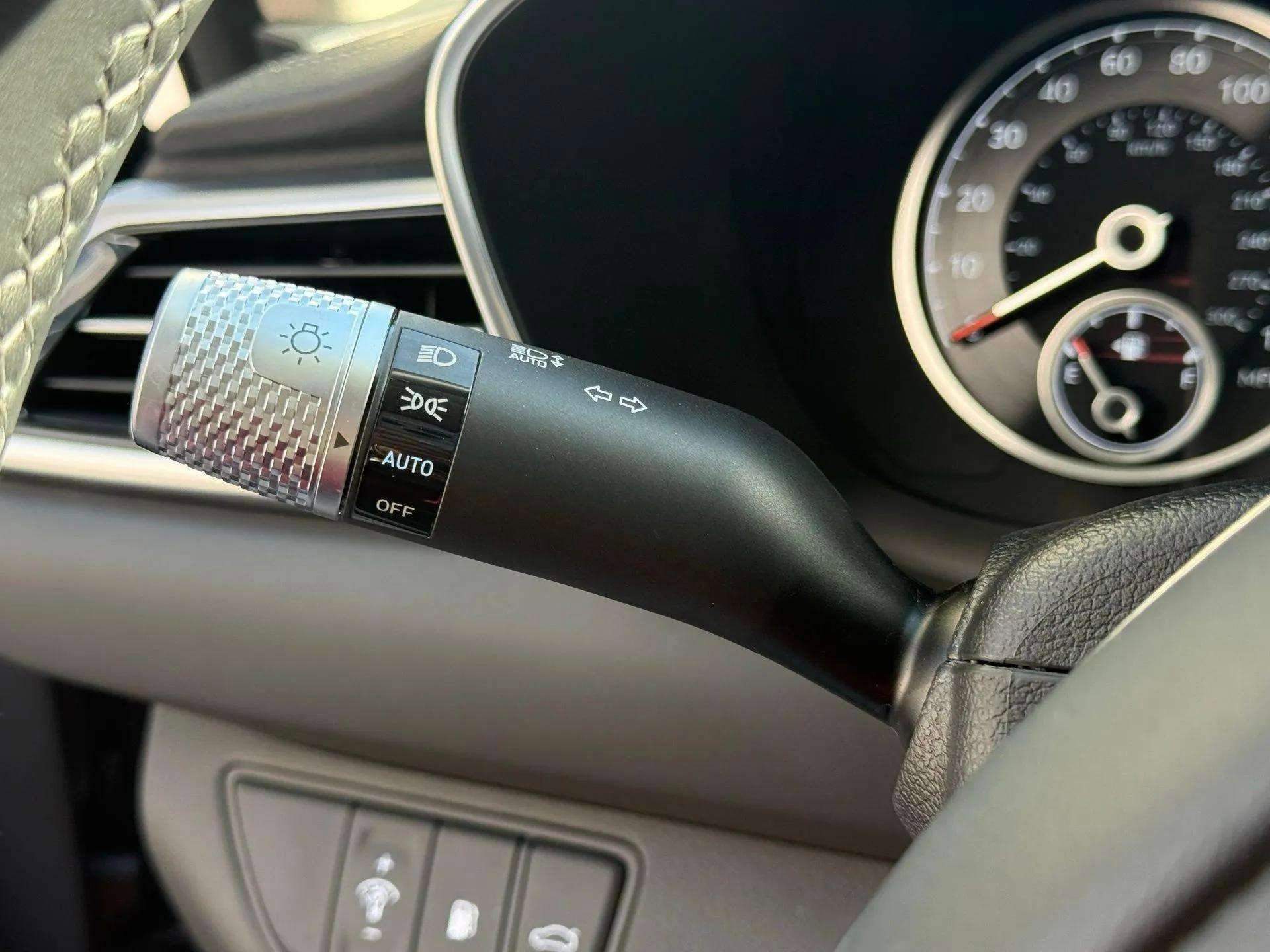 Used 2026 Genesis G70 2.5T Prestige image 27