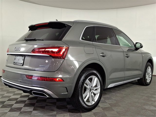 Used 2023 Audi Q5 2.0T Premium w/ Convenience Package image 9