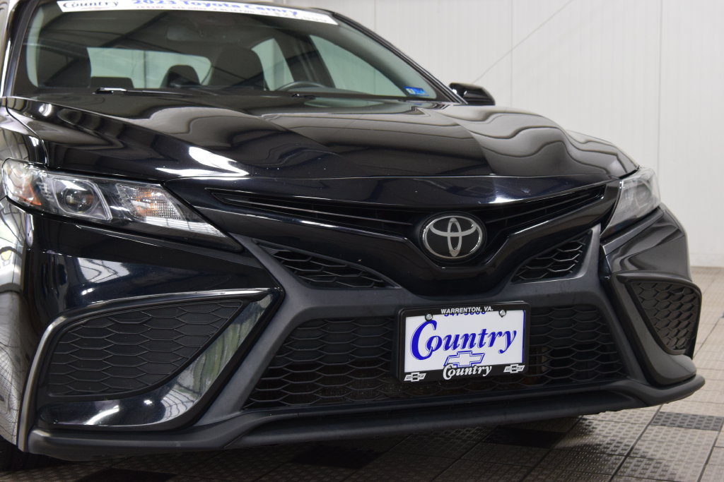 Used 2023 Toyota Camry SE w/ Cold Weather Package FWD image 13
