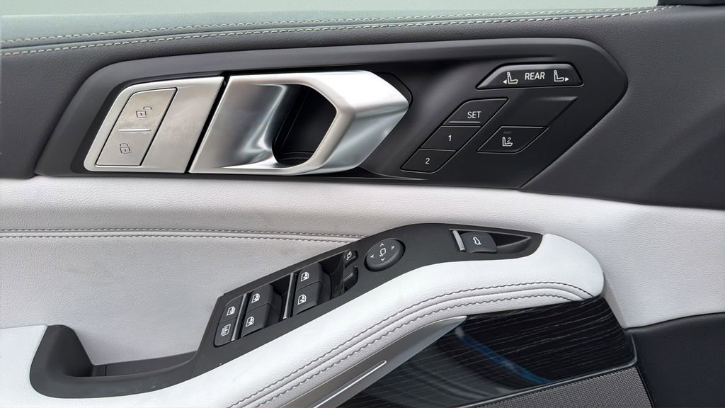 New 2026 BMW X7 xDrive40i image 8