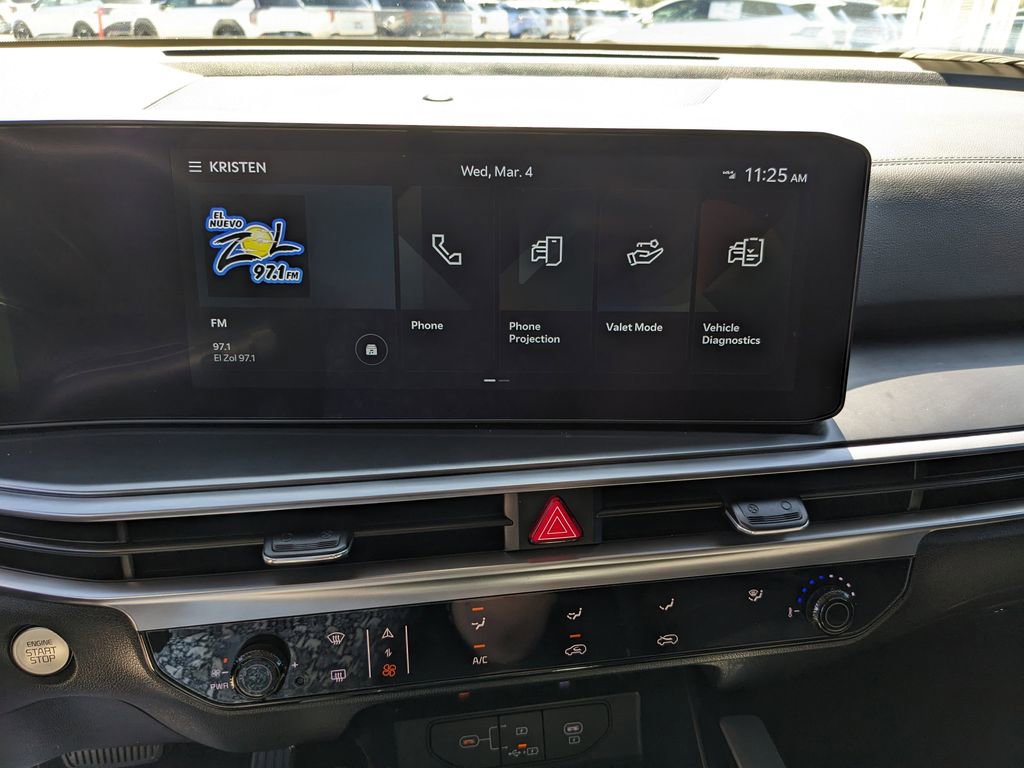 Certified 2025 Kia Sorento LX FWD image 23