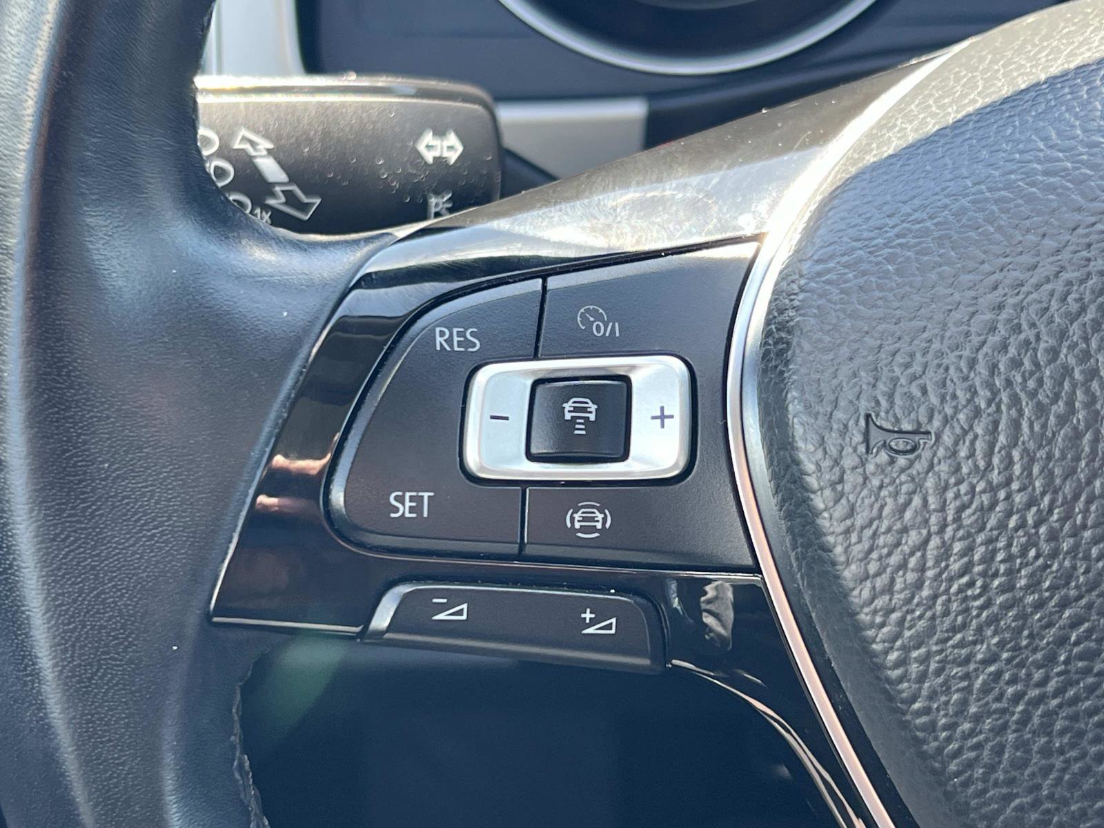 Used 2019 Volkswagen Atlas SE w/ Panoramic Sunroof Package image 9