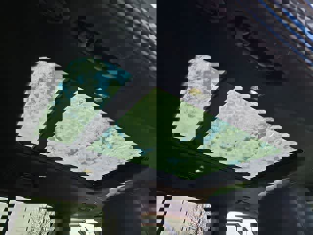 Used 2023 Land Rover Defender 130 X-Dynamic SE image 24