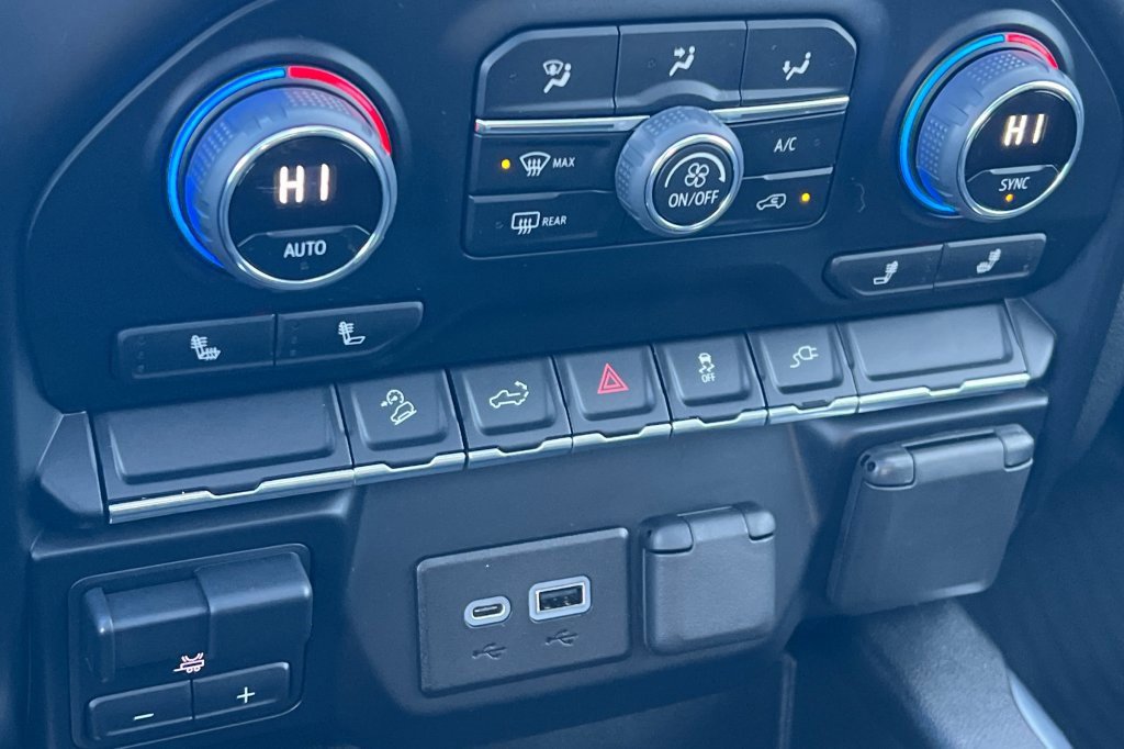 Used 2022 Chevrolet Silverado 1500 LT Trail Boss w/ Convenience Package II image 16