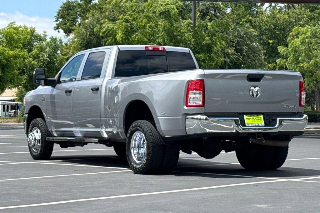 Used 2024 RAM 3500 Tradesman w/ Chrome Appearance Group AWD/4WD image 3
