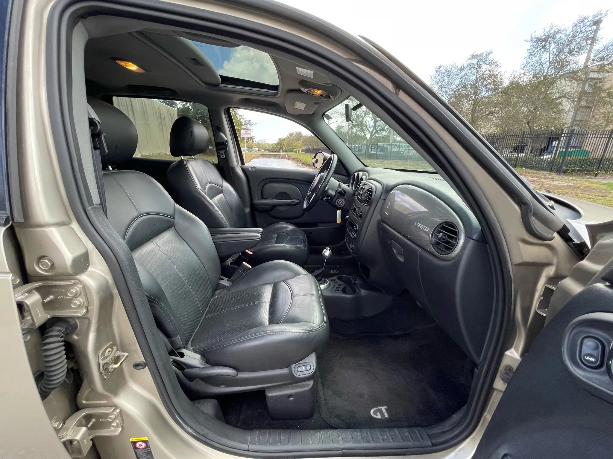 Used 2004 Chrysler PT Cruiser GT image 22