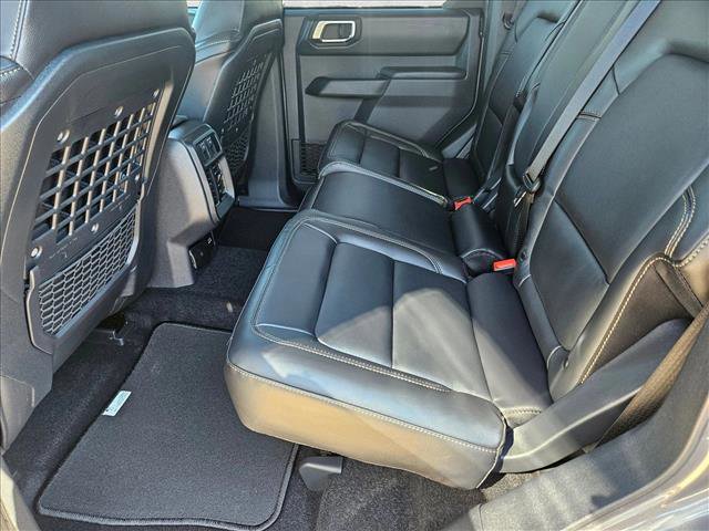 New 2025 Ford Bronco Badlands image 16